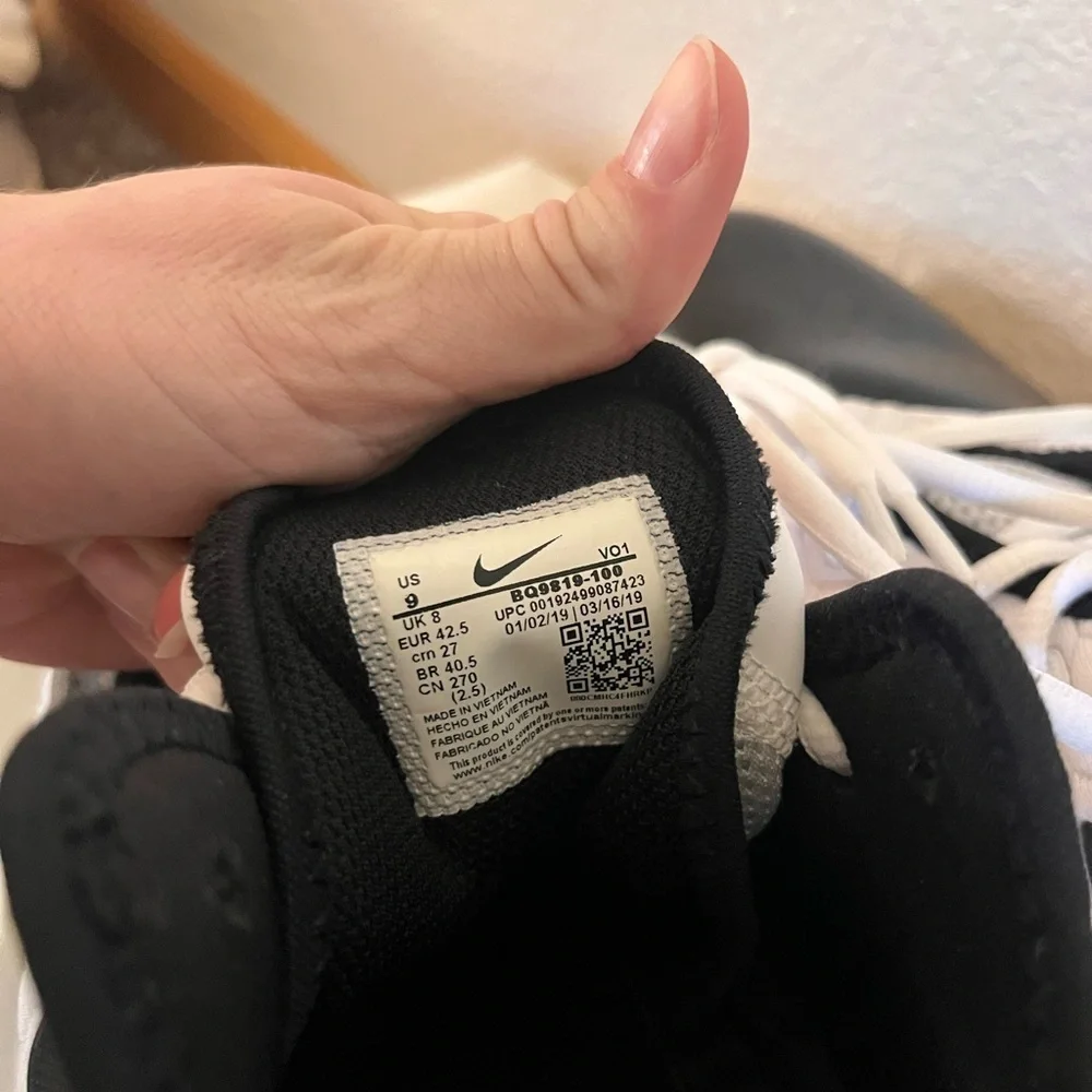 Nike LeBron Witness 3 Sneakers Black and White